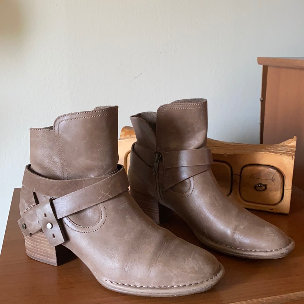 Ugg Elysian Boot